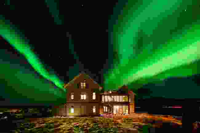 An active night for the northern lights around Hotel Budir (Shutterstock)