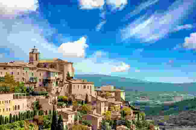 Gordes is one of the medieval hillltop villages in Luberon (GranTotufo/Shutterstock)